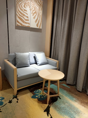 Sala de hotel Sofa Solid Wood Frame Sofa de estofamento da tela 1600*900*820mm 2 Seaters