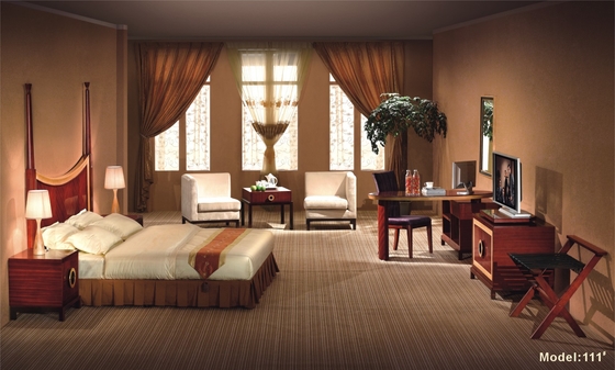 a mobília de 5 estrelas do quarto do hotel ajusta-se com pés da madeira maciça do carvalho
